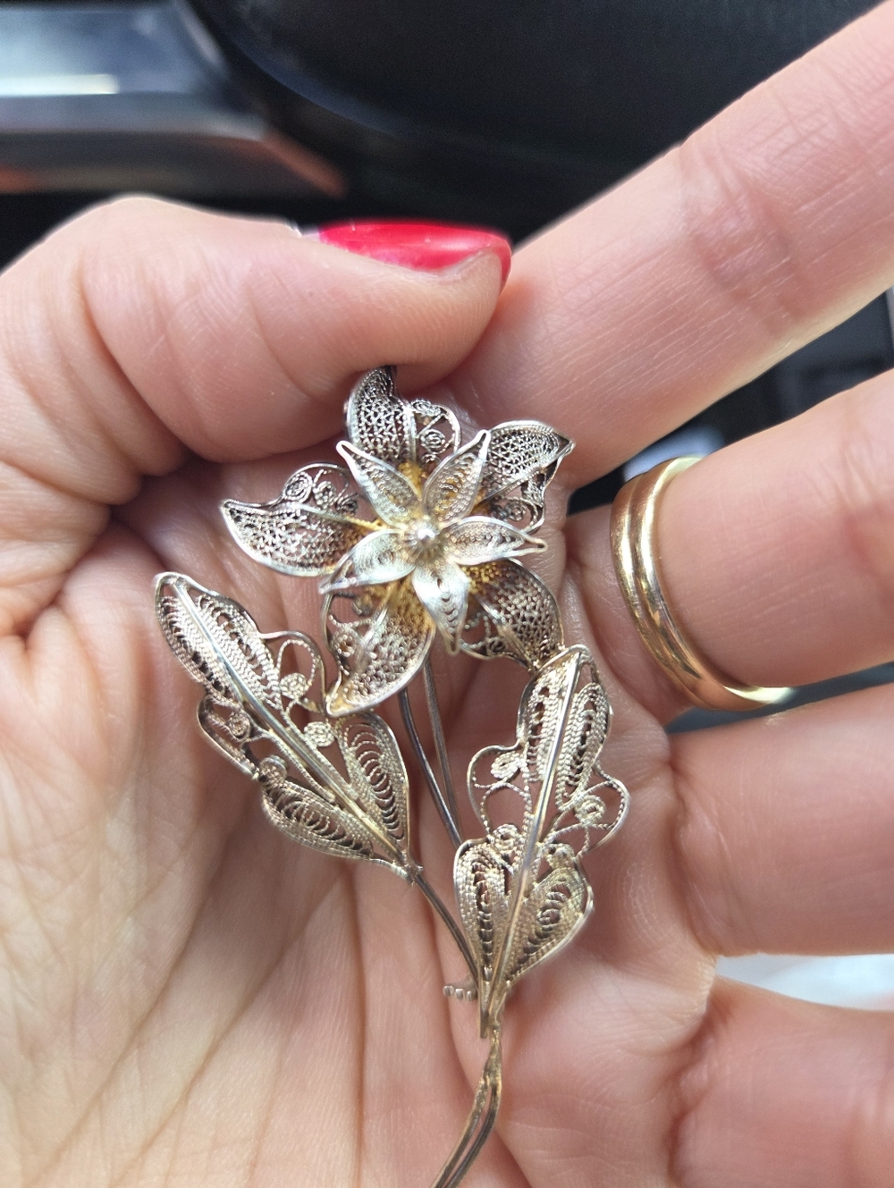 Vintage Floral Filigree Brooch — Authentic Sterling Silver - Marked 800 - Picture 4 of 6